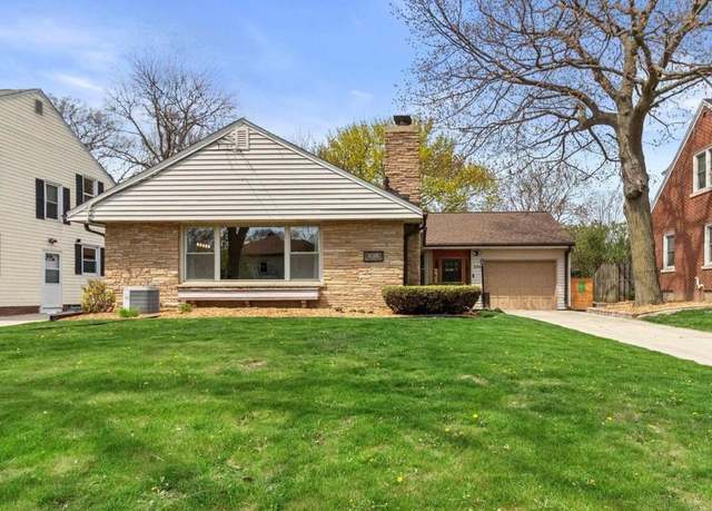 Property at 336 E Van Norman Ave, Milwaukee, WI 53207, 3 beds, 2 baths