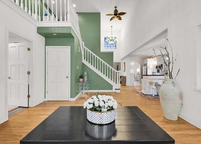 Property at 3320 W River Meadows Ct, Franklin, WI 53132, 3 beds, 3.5 baths