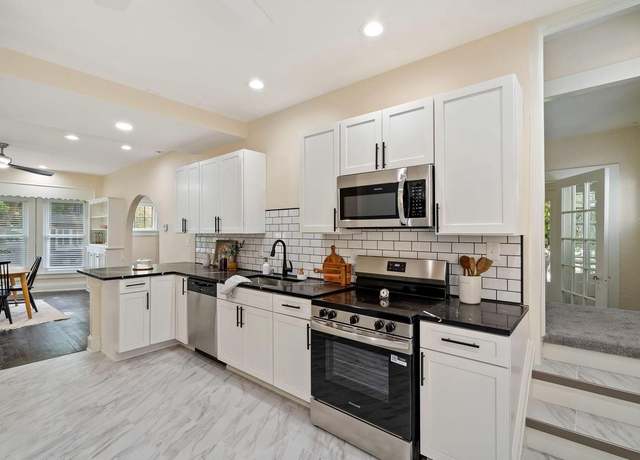 Property at 6935 Aetna Ct, Wauwatosa, WI 53213, 3 beds, 2 baths