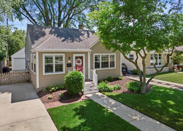 Property at 615 E Hampton Rd, Whitefish Bay, WI 53217, 2 beds, 1 bath