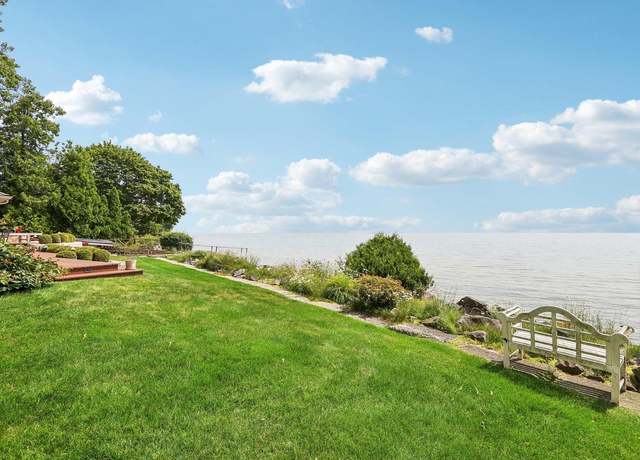 Property at 7152 N Beach Dr, Fox Point, WI 53217, 4 beds, 4 baths
