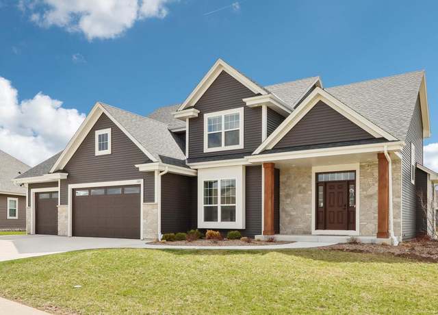 Property at 1520 Fay Ln, Oconomowoc, WI 53066, 4 beds, 3 baths