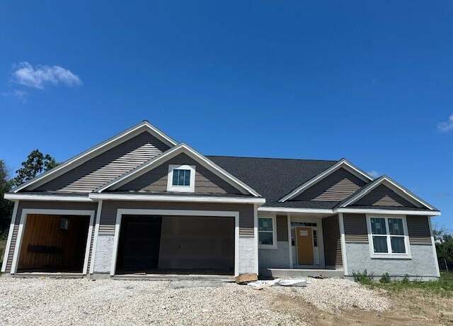 Property at 922 Medina Dr, Mukwonago, WI 53149, 3 beds, 2 baths