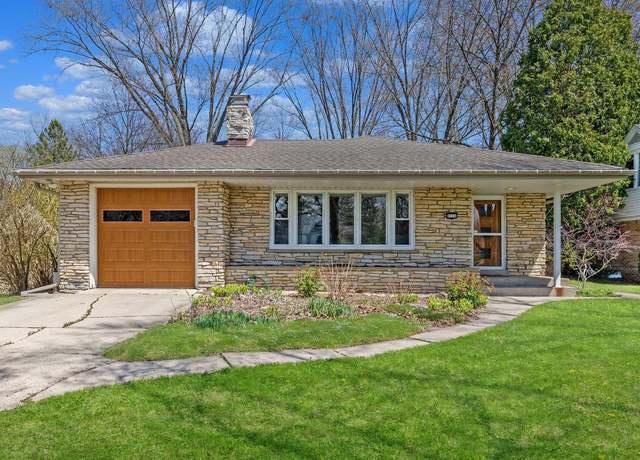 Property at 8116 N Santa Monica Blvd, Fox Point, WI 53217, 3 beds, 1.5 baths