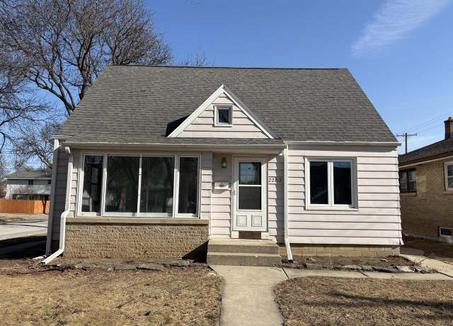 Property at 2202 S 110th St, West Allis, WI 53227, 3 beds, 1 bath