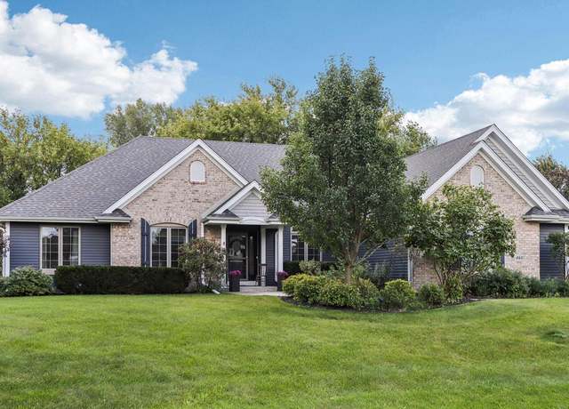 Property at 460 E Red Pine Cir, Dousman, WI 53118, 4 beds, 3 baths