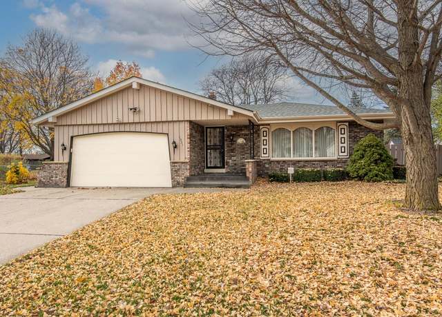 Property at 1021 W Wake Forest Ct, Oak Creek, WI 53154, 3 beds, 2 baths