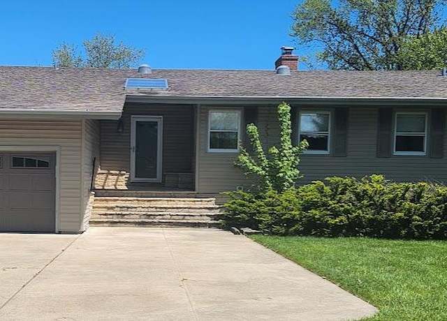 Property at 9325 Lakeshore Dr, Pleasant Prairie, WI 53158, 3 beds, 2 baths