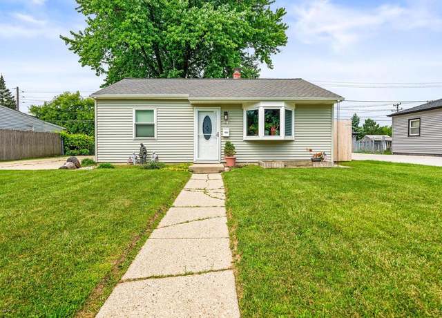 Property at 4517 S Pennsylvania Ave, Saint Francis, WI 53235, 2 beds, 1 bath