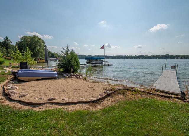 Property at 3720 County Highway Nn, West Bend, WI 53095, 4 beds, 2 baths