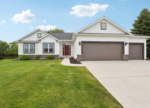 Property at 275 Autumn Crest Ln, Lake Mills, WI 53551, 3 beds, 2 baths