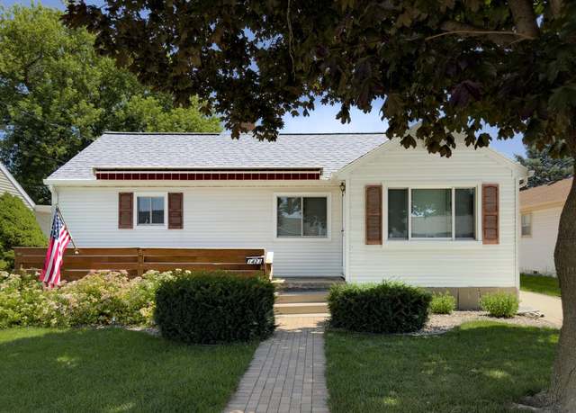 Property at 1423 S 31st St, Manitowoc, WI 54220, 3 beds, 1.5 baths