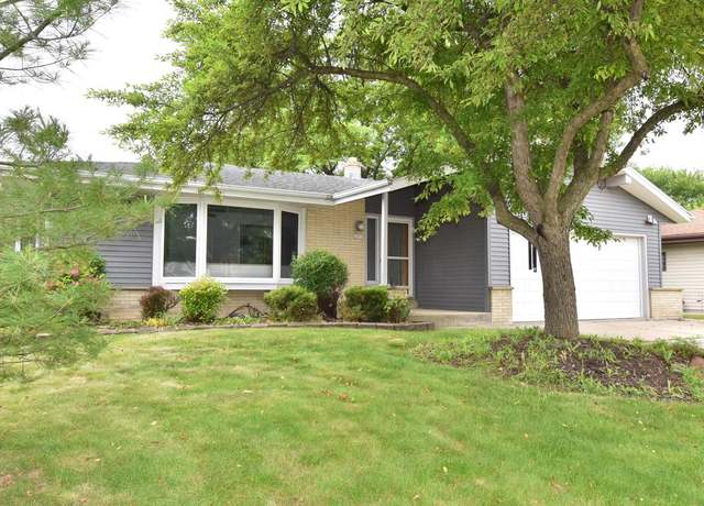 Property at 2091 E Spruce Ct, Oak Creek, WI 53154, 3 beds, 1.5 baths