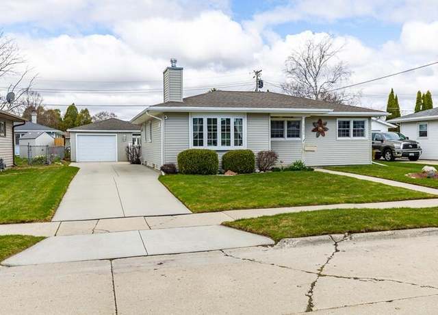 Property at 3422 S 10th St, Sheboygan, WI 53081, 4 beds, 2 baths