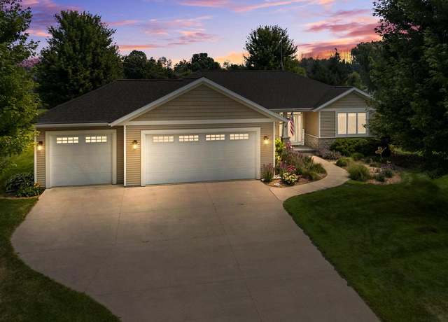 Property at 2002 Lake Aire Dr, Sheboygan, WI 53081, 4 beds, 3 baths