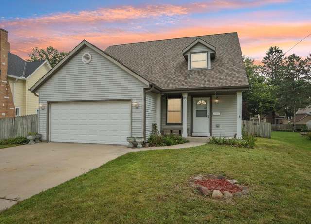 Property at 145 S Elm St, Oconomowoc, WI 53066, 3 beds, 3 baths