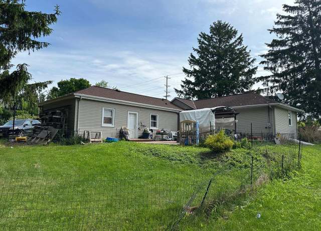 Property at 4203 Delta St, Manitowoc, WI 54220, 2 beds, 1 bath