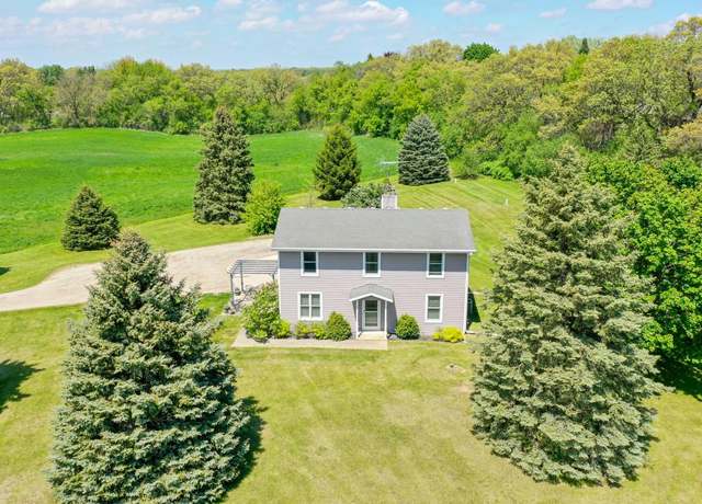 Property at W8122 Creek Rd, Delavan, WI 53115, 4 beds, 2 baths
