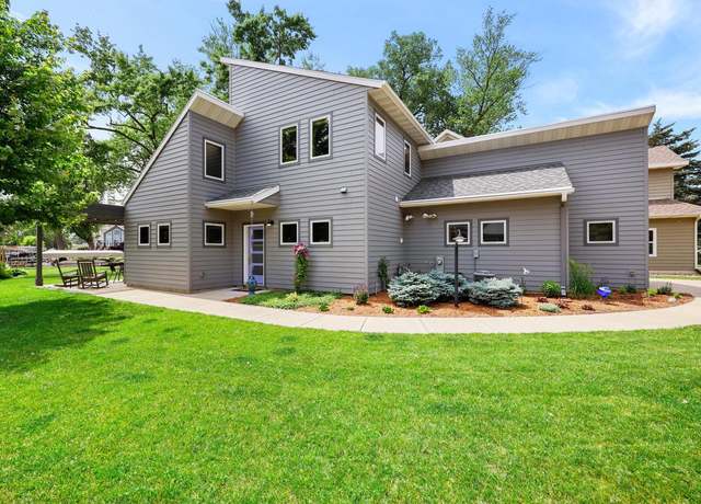 Property at 2830 Tomahawk Ct, Middleton, WI 53562, 2 beds, 2 baths