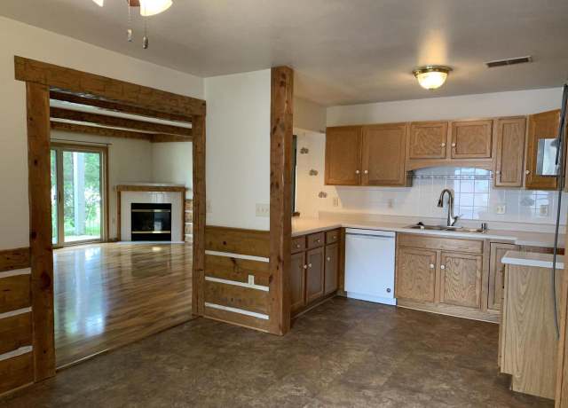 Property at 976 Roseland Dr #2, Kewaskum, WI 53040, 2 beds, 2 baths