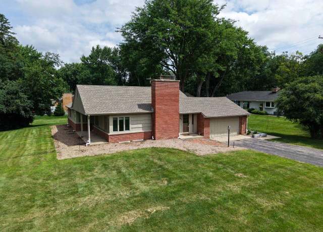 Property at 14660 Golf Pkwy, Brookfield, WI 53005, 4 beds, 3.5 baths