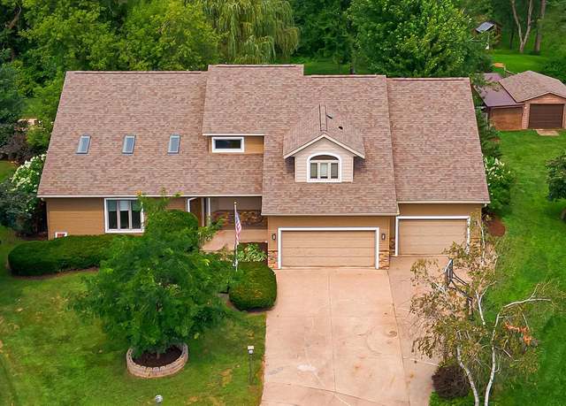 Property at 715 Lee Dr, West Salem, WI 54669, 4 beds, 3.5 baths
