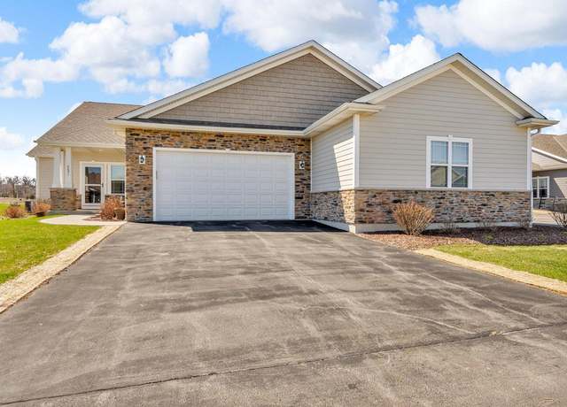 Property at 6691 105th St #21, Pleasant Prairie, WI 53158, 2 beds, 2.5 baths