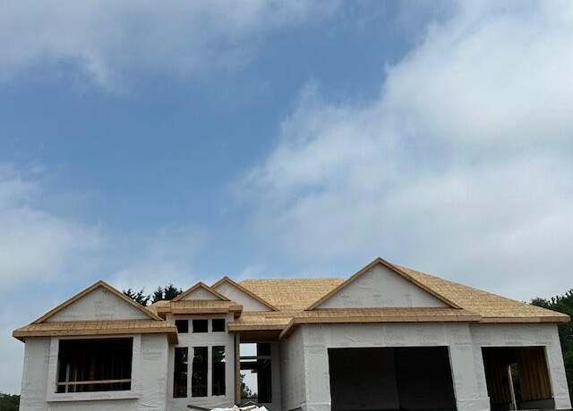 Property at N59W25786 Eyrie Dr, Lisbon, WI 53089, 4 beds, 2.5 baths