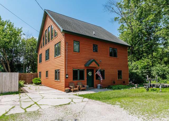 Property at 28913 Bark Ln, Waterford, WI 53185, 4 beds, 3.5 baths
