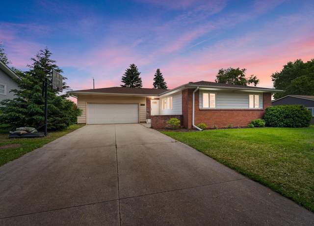 Property at 820 Woodland Ave, Port Washington, WI 53074, 3 beds, 1.5 baths