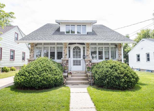 Property at 909 Buena Vista Ave, Waukesha, WI 53188, 4 beds, 1 bath