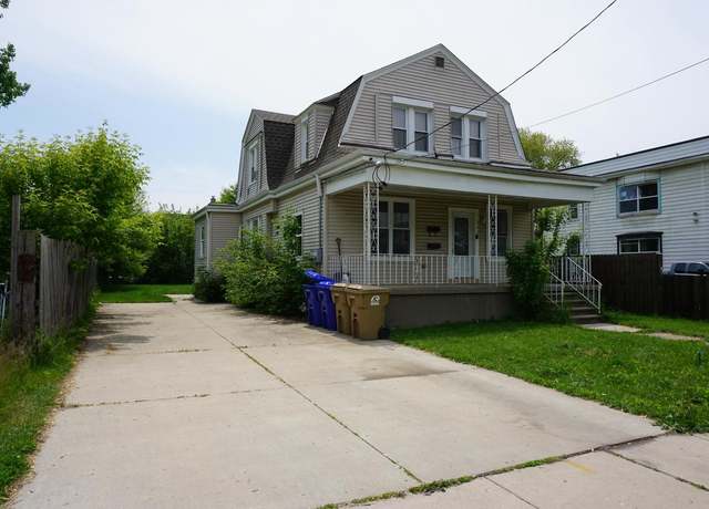 Property at 2005 56th St, Kenosha, WI 53140, 3 beds, 2 baths