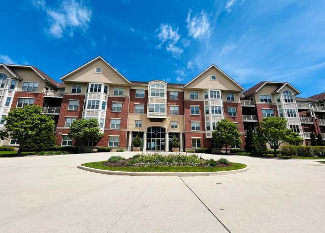 Property at 4130 S Lake Dr Unit D180, Saint Francis, WI 53235, 3 beds, 2 baths