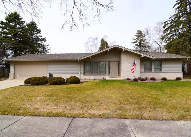 Property at 955 W Whitefish Rd, Port Washington, WI 53074, 3 beds, 1.5 baths
