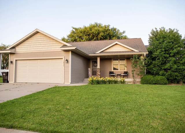 Property at 1011 Evenson Dr, Sparta, WI 54656, 4 beds, 2 baths