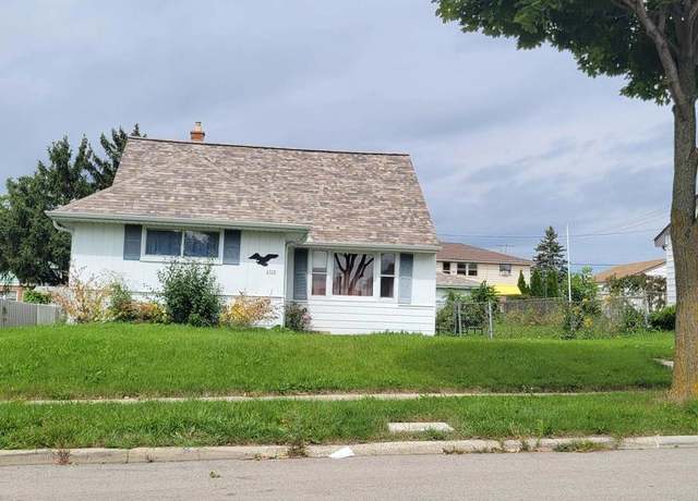 Property at 2028 W Whitaker Ave, Milwaukee, WI 53221, 5 beds, 2 baths