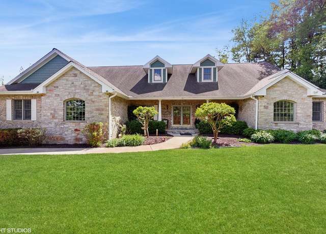 Property at 2917 Bridlepath Ct, Lake Geneva, WI 53147, 4 beds, 3.5 baths