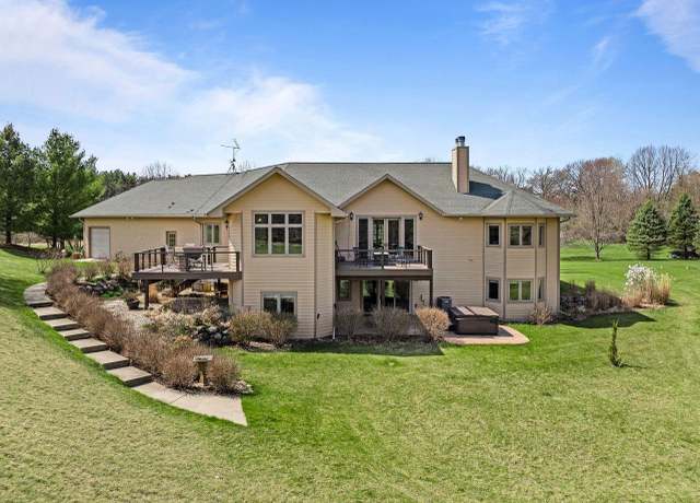 Property at 2575 Back Rd, Burlington, WI 53105, 4 beds, 4.5 baths