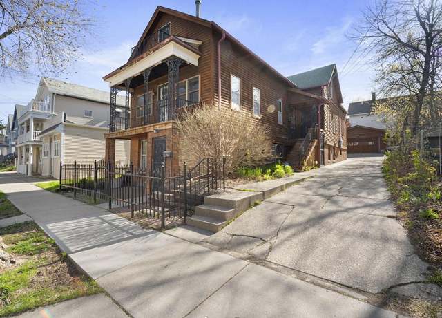 Property at 1806 N Arlington Pl, Milwaukee, WI 53202, 2 beds, 2.5 baths