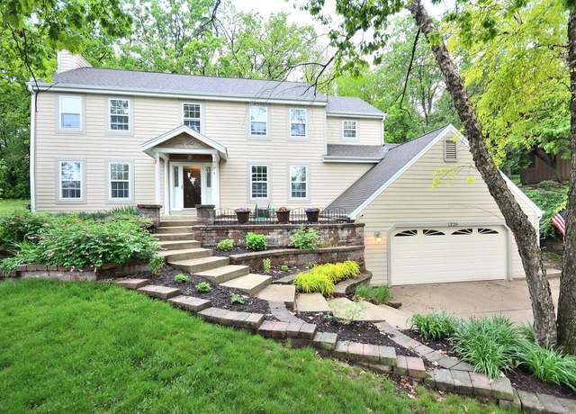 Property at 1228 Seitz Dr, Waukesha, WI 53186, 5 beds, 3.5 baths