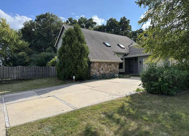 Property at 4705 89th St, Kenosha, WI 53142, 3 beds, 2.5 baths
