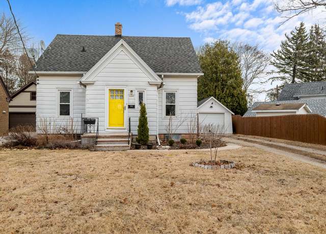 Property at 1102 Nagle Ave, Manitowoc, WI 54220, 3 beds, 2 baths