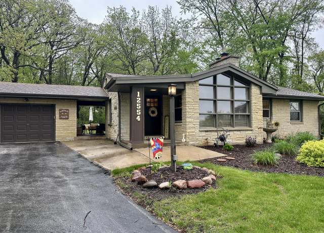 Property at 12554 Knoll Rd, Elm Grove, WI 53122, 2 beds, 2 baths