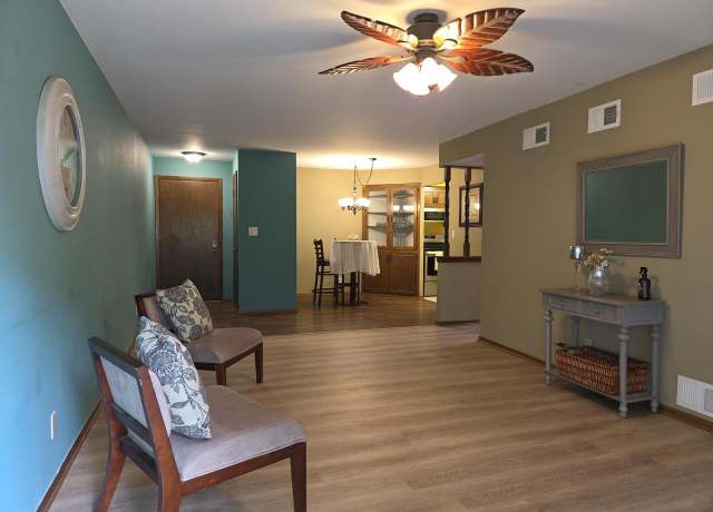 Property at 3239 S 58th St #212, Milwaukee, WI 53219, 1 bed, 1 bath