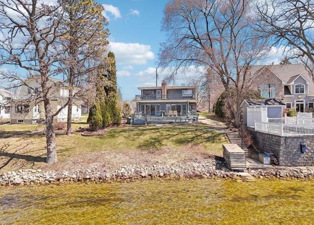 Property at 7120 S Loomis Rd, Waterford, WI 53185, 4 beds, 2 baths