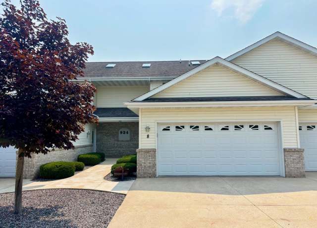 Property at 924 Prairie Gdns #8, Kewaskum, WI 53040, 2 beds, 2 baths