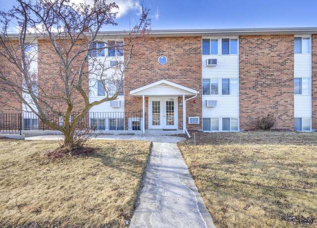 Property at 1106 S 7th St Unit 4, Sheboygan, WI 53081, 2 beds, 1 bath