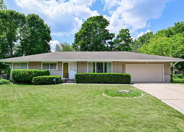 Property at 335 W Nicolet Ct, Glendale, WI 53217, 3 beds, 1.5 baths