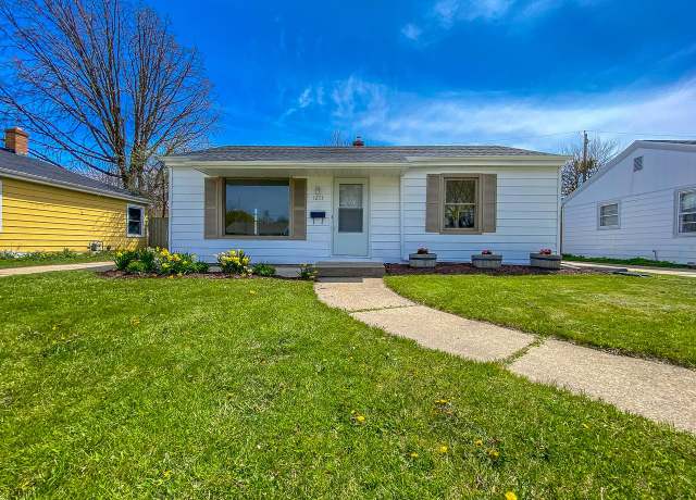 Property at 1233 Florence Ave, Racine, WI 53402, 2 beds, 1 bath