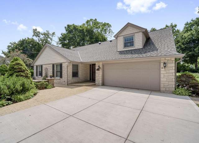 Property at 1235 Fairhaven Blvd, Elm Grove, WI 53122, 3 beds, 2.5 baths